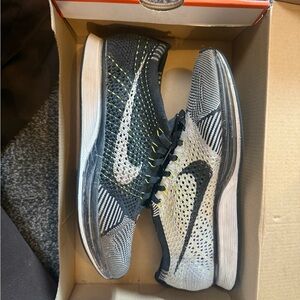 Nike Men's Black and Gray Flyknit Sneakers